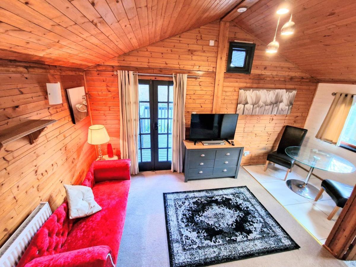 Villa Otter 4 Hot Tub - Huntersmoon-Warminster-Bath-Salisbury Extérieur photo