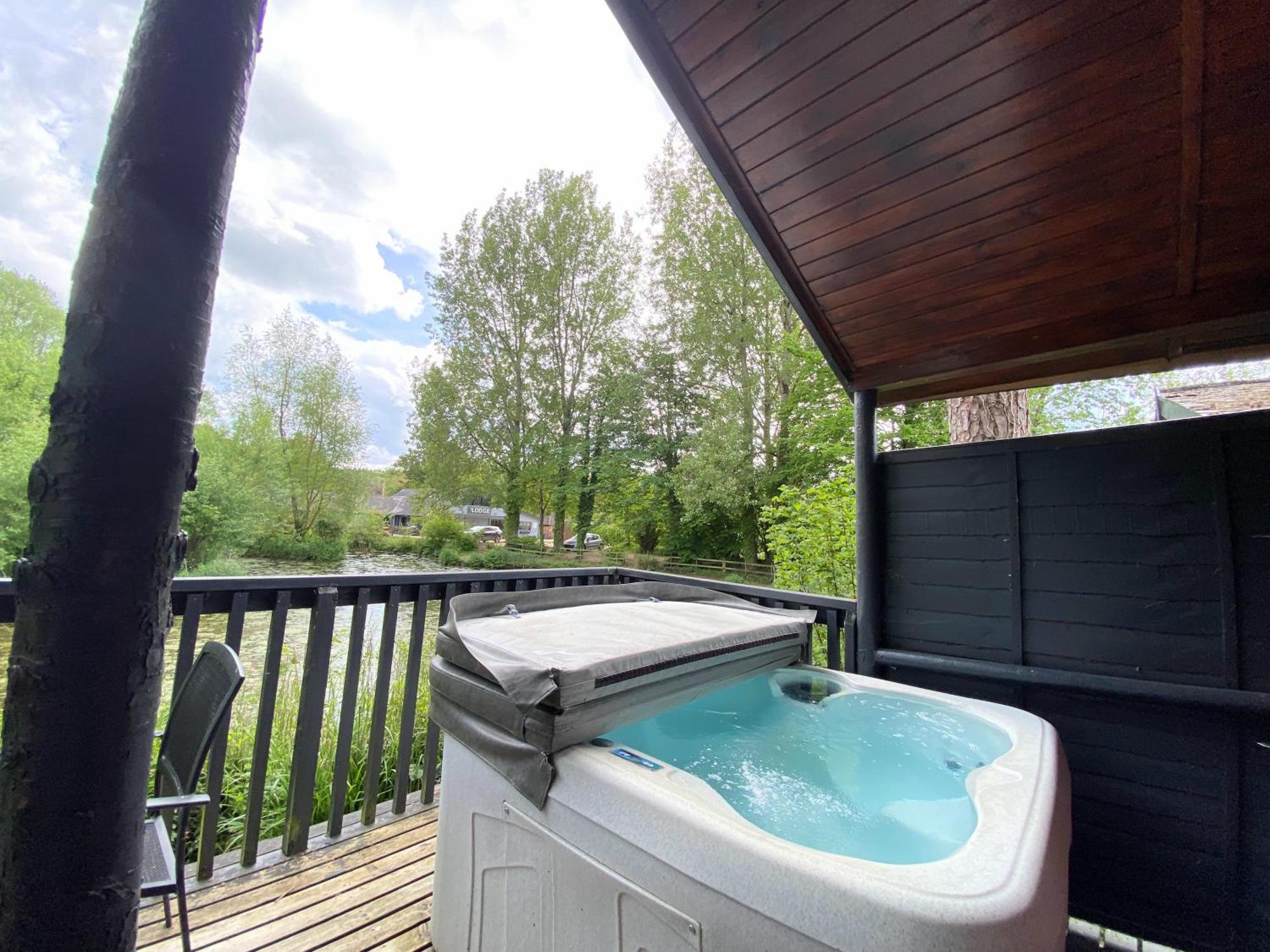 Villa Otter 4 Hot Tub - Huntersmoon-Warminster-Bath-Salisbury Extérieur photo